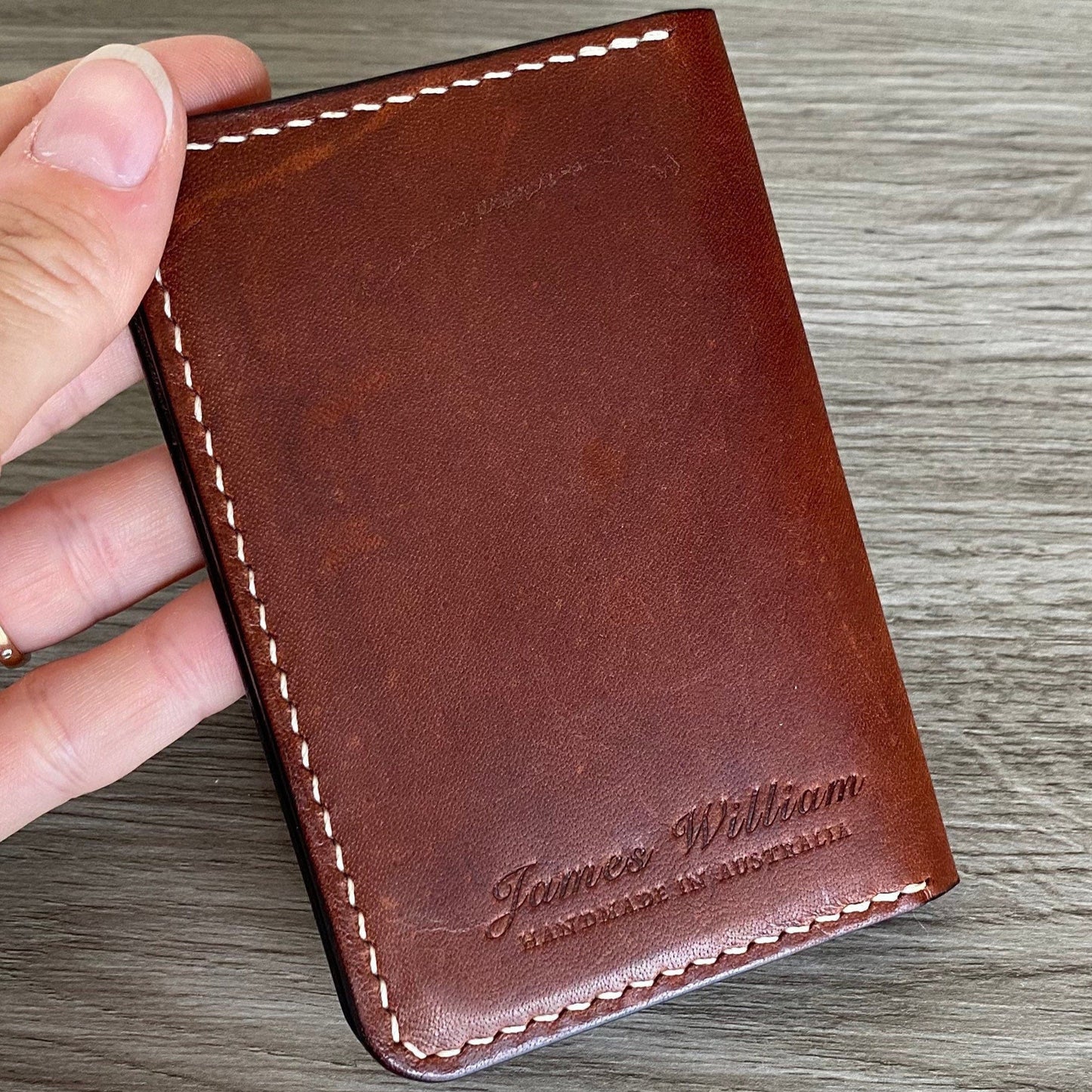 Kangaroo Vertical Card Wallet Brandy